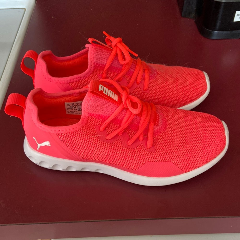 Womens Puma sneakers